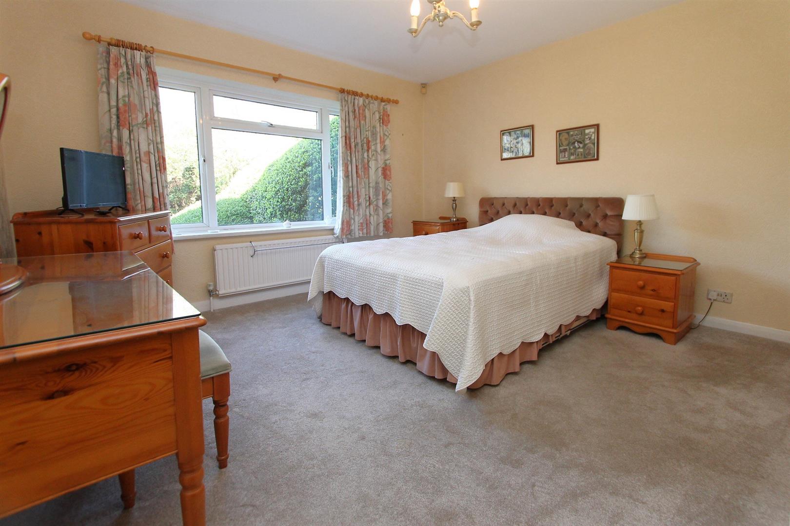 Alderlea Close (Off Love Lane), Pedmore, Stourbridge